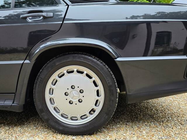 Mercedes-Benz 190 E 2.3-16
