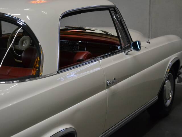 Mercedes-Benz 250 SE