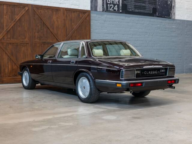 Jaguar XJ12 6.0
