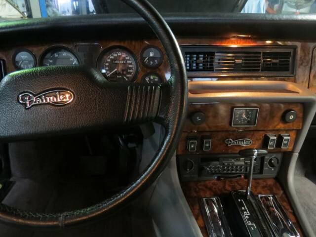 Daimler Double Six