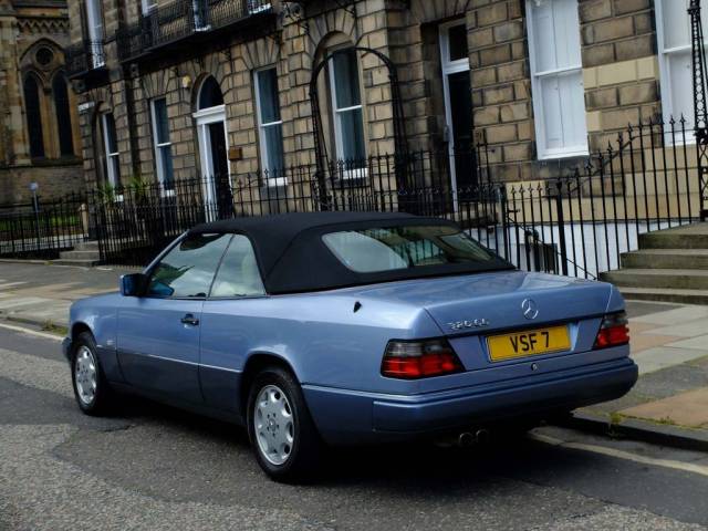 Mercedes-Benz 320 CE