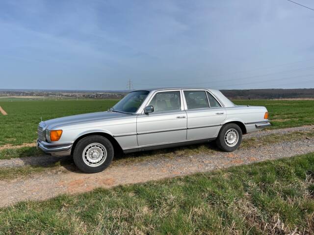 Imagen 1/17 de Mercedes-Benz 280 SE (1977)