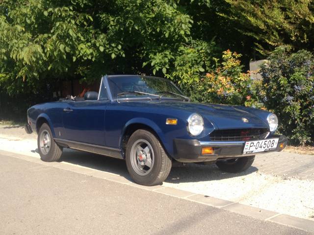 FIAT 124 Spider CS1