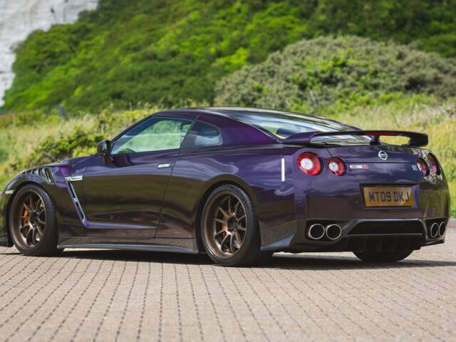 Nissan GT-R