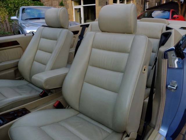 Mercedes-Benz 320 CE