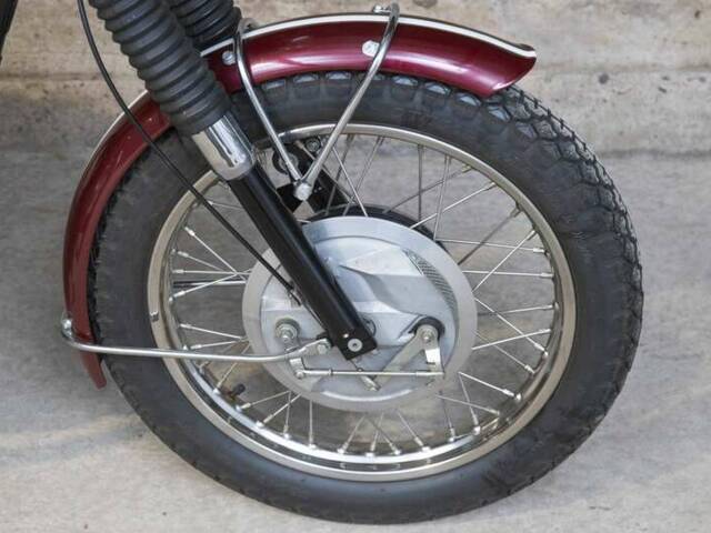 Triumph T 100 R Daytona