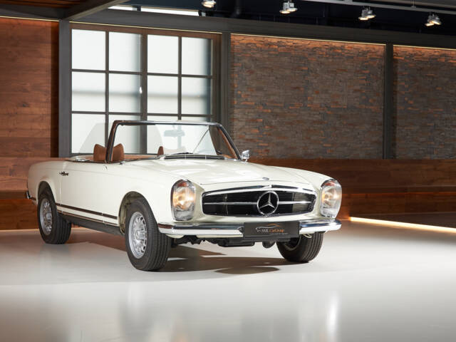 Mercedes-Benz 230 SL