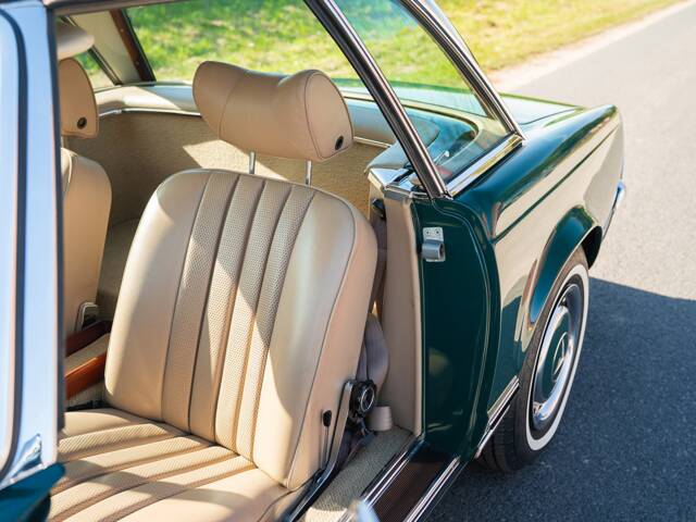 Mercedes-Benz 280 SL