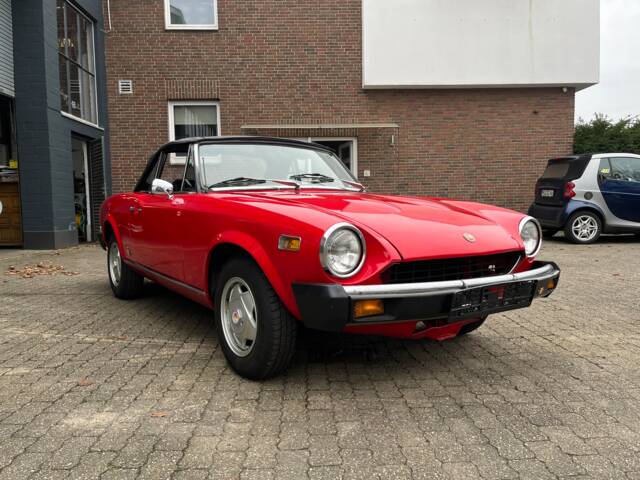FIAT 124 Spider CS1