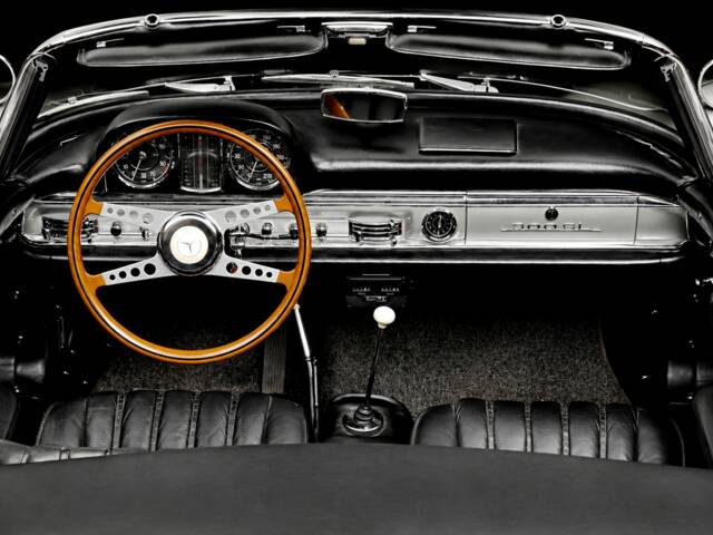 Mercedes-Benz 300 SL Roadster