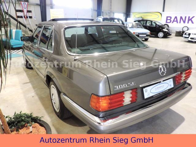 Mercedes-Benz 300 SE