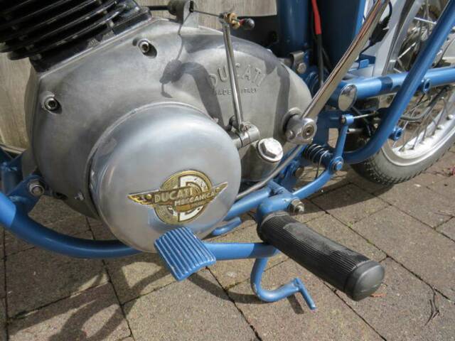 Ducati 85 Sport