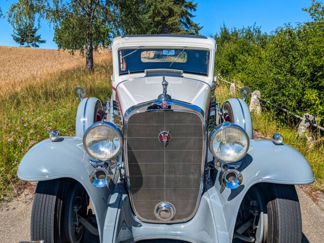 Cadillac 452 B Town Coupe