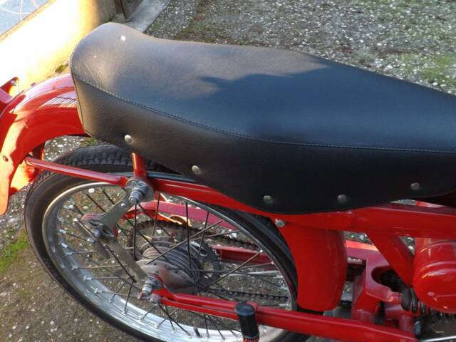 Moto Guzzi Cardellino 75