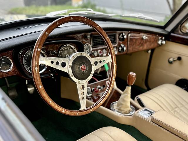 MG MGB GT