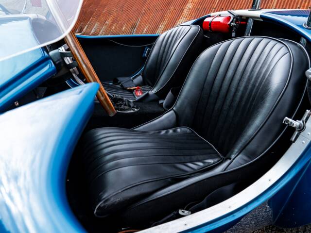AC Cobra 427