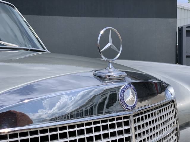 Mercedes-Benz 300 SEL 6.3