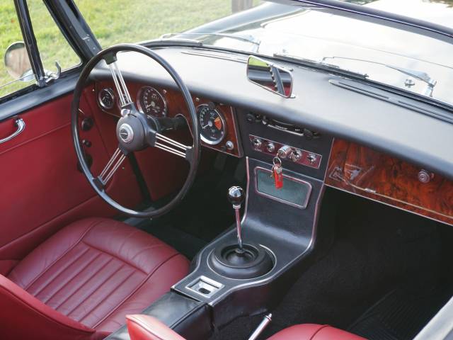 Austin-Healey 3000 Mk III (BJ8)