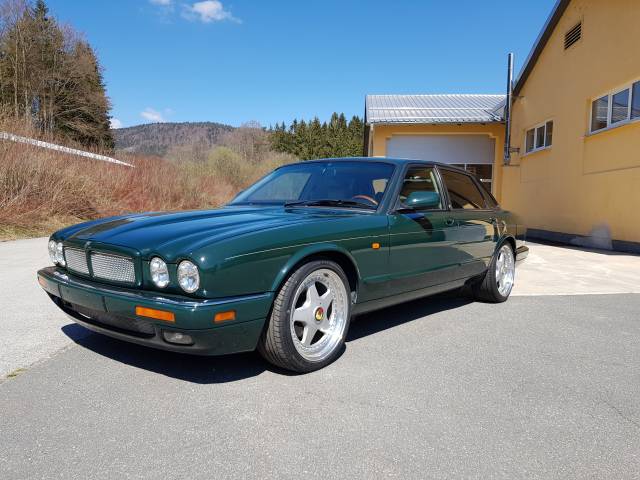 Bild 1/30 von Jaguar XJR 4.0 Supercharged (1995)