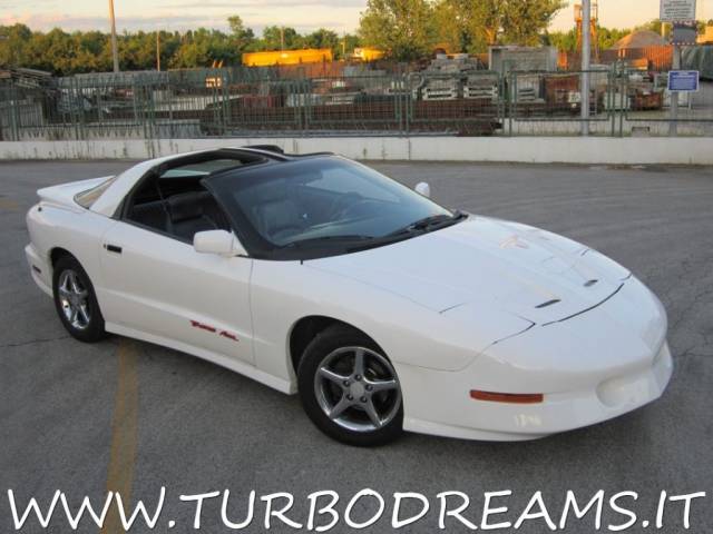 Immagine 1/19 di Pontiac Firebird Formula (1994)