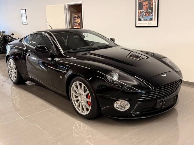 Aston Martin V12 Vanquish S Ultimate Edition