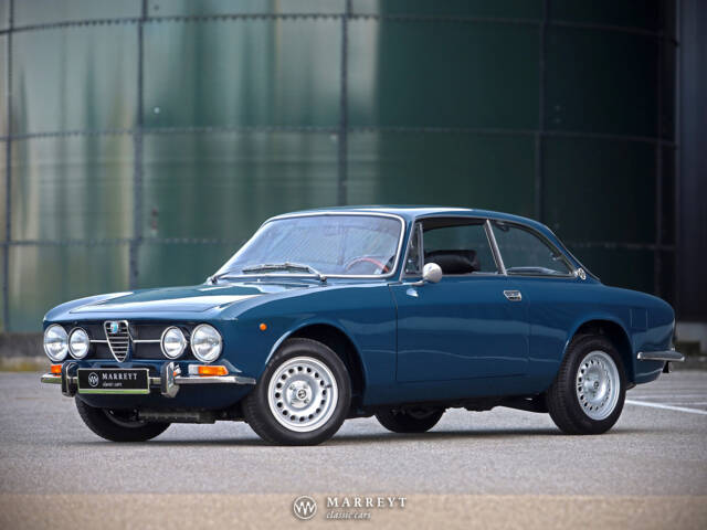 Image 1/85 de Alfa Romeo 1750 GT Veloce (1970)