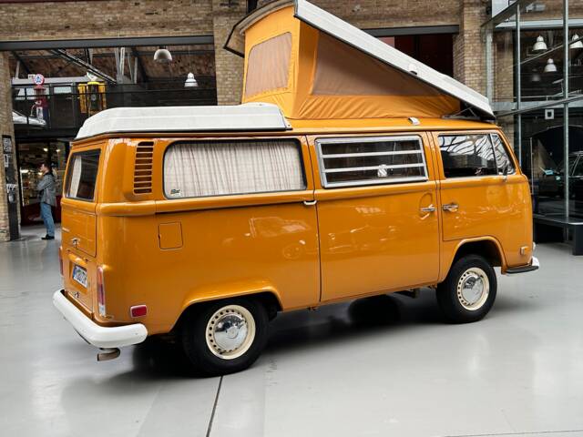Volkswagen T2b Westfalia
