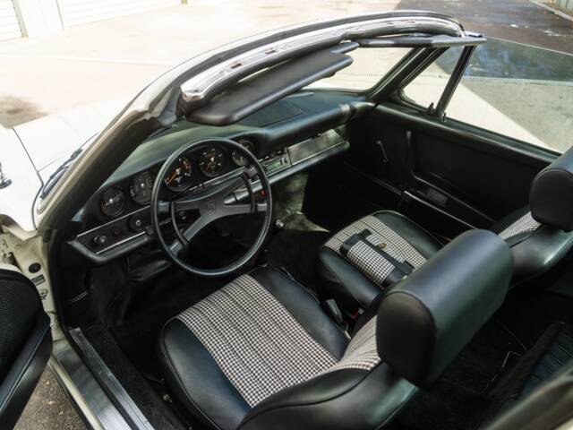 Porsche 911 2.2 T