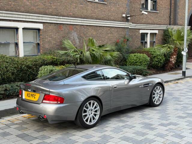 Aston Martin V12 Vanquish S