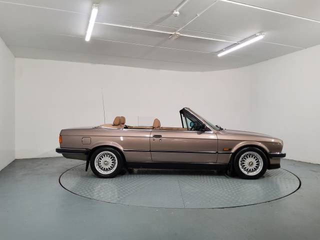 BMW 325i