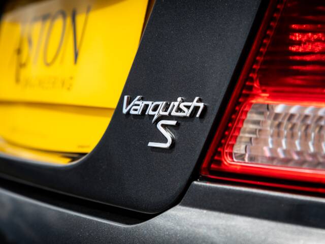 Aston Martin V12 Vanquish S