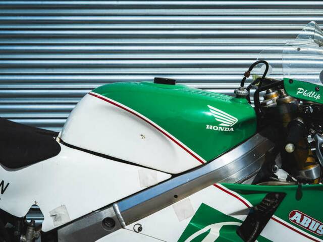 Honda VFR 750R RC 30