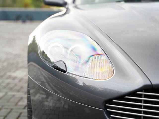 Aston Martin DB 9