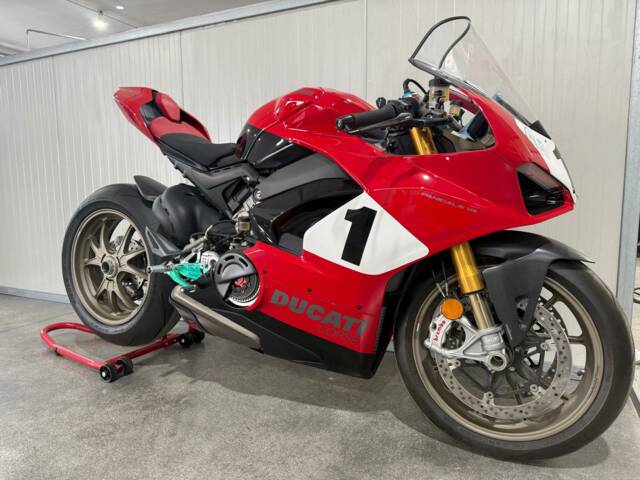 Ducati Panigale V4 R