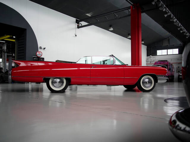 Image 1/18 of Cadillac DeVille Convertible (1960)