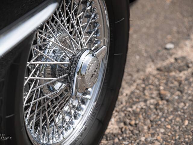 Jaguar E-Type 3.8 Flat Floor