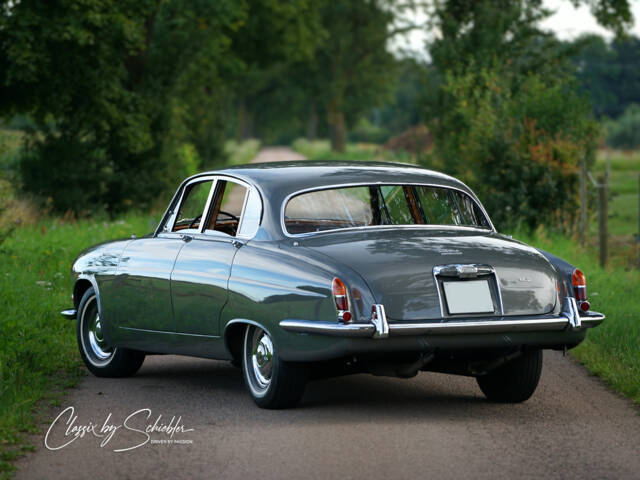 Jaguar Mk X 3.8