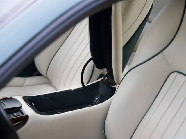 Aston Martin DB 7