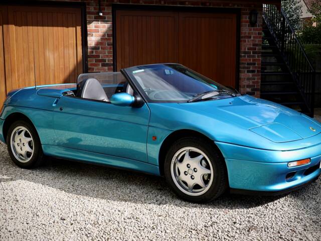 Image 1/19 of Lotus Elan (1993)