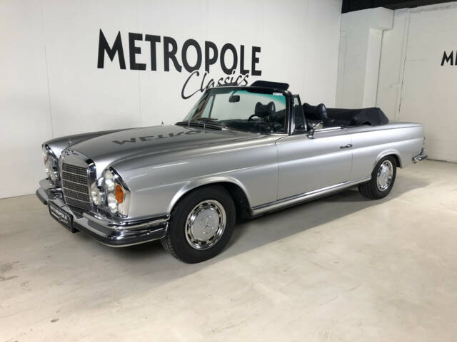 Image 1/31 de Mercedes-Benz 280 SE 3,5 (1970)