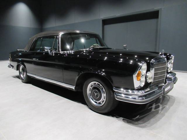 Mercedes-Benz 280 SE