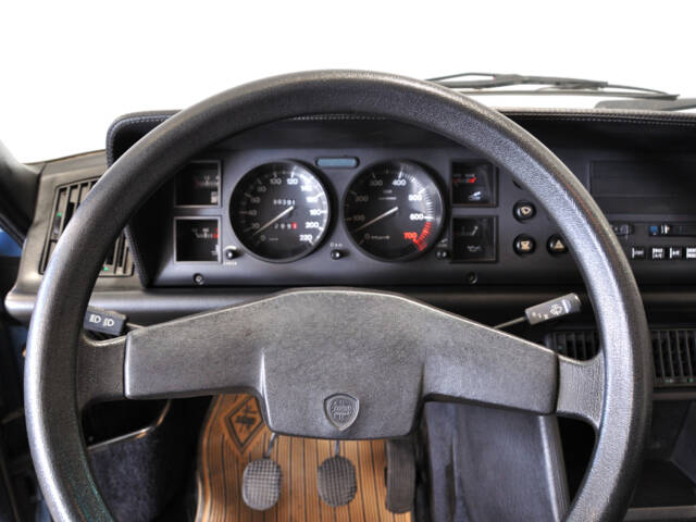 Lancia Gamma 2000