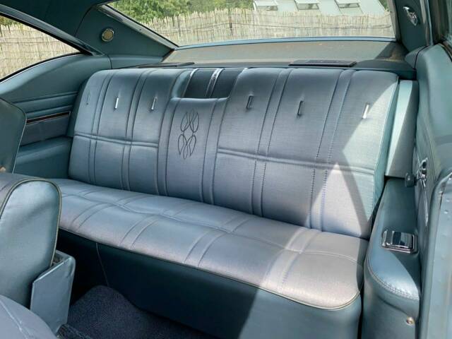 Oldsmobile Delta 88 Holiday Hardtop