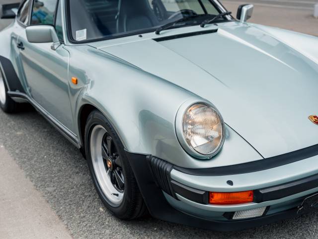 Porsche 911 Turbo 3.3