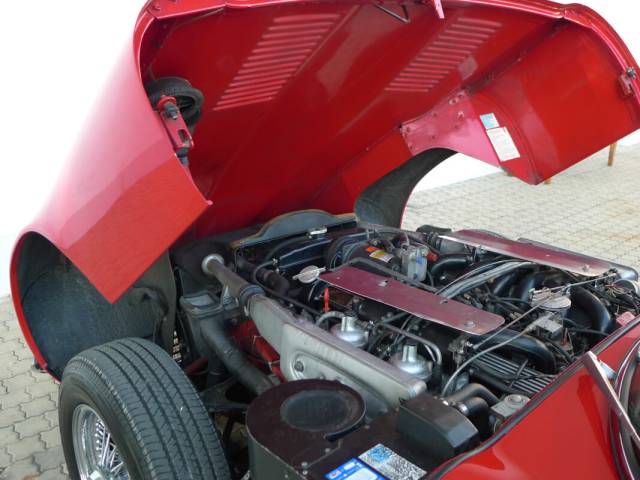 Jaguar E-Type V12 (2+2)