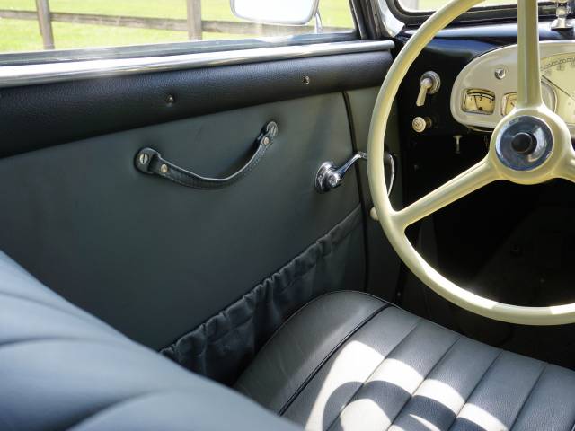 BMW 327
