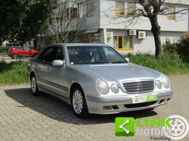 Imagen 1/10 de Mercedes-Benz E 270 CDI (2000)