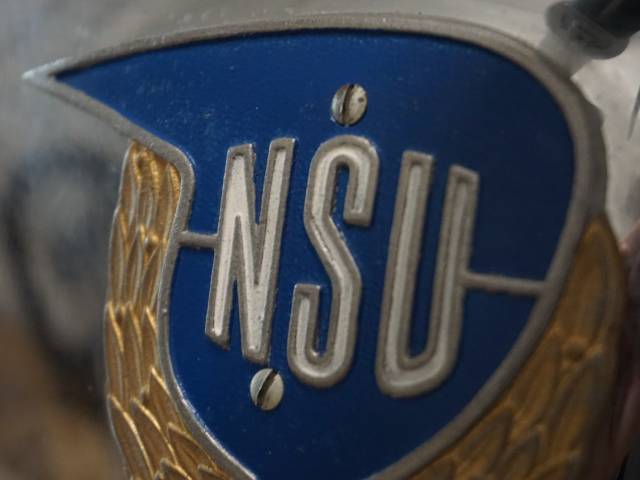 NSU Superfox - Wunderschön erhaltenes Markenemblem...