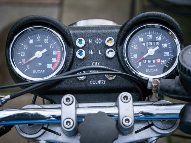 Ducati 750 GT
