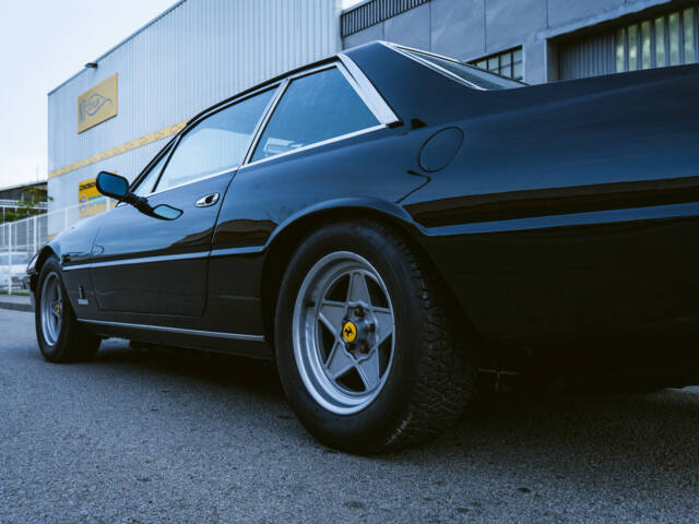 Ferrari 400i